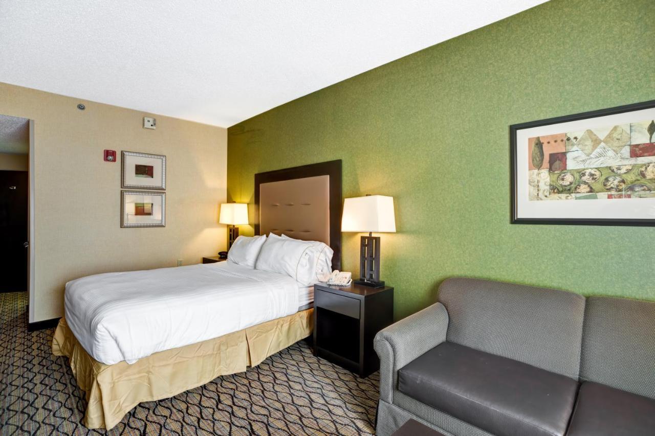 Holiday Inn Express Hotel & Suites Christiansburg By Ihg Exterior foto